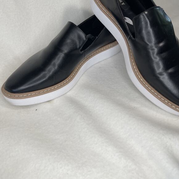 DKNY shoes slip on sneakers women 9M Pointed Toe- EUC - Picture 3 of 7